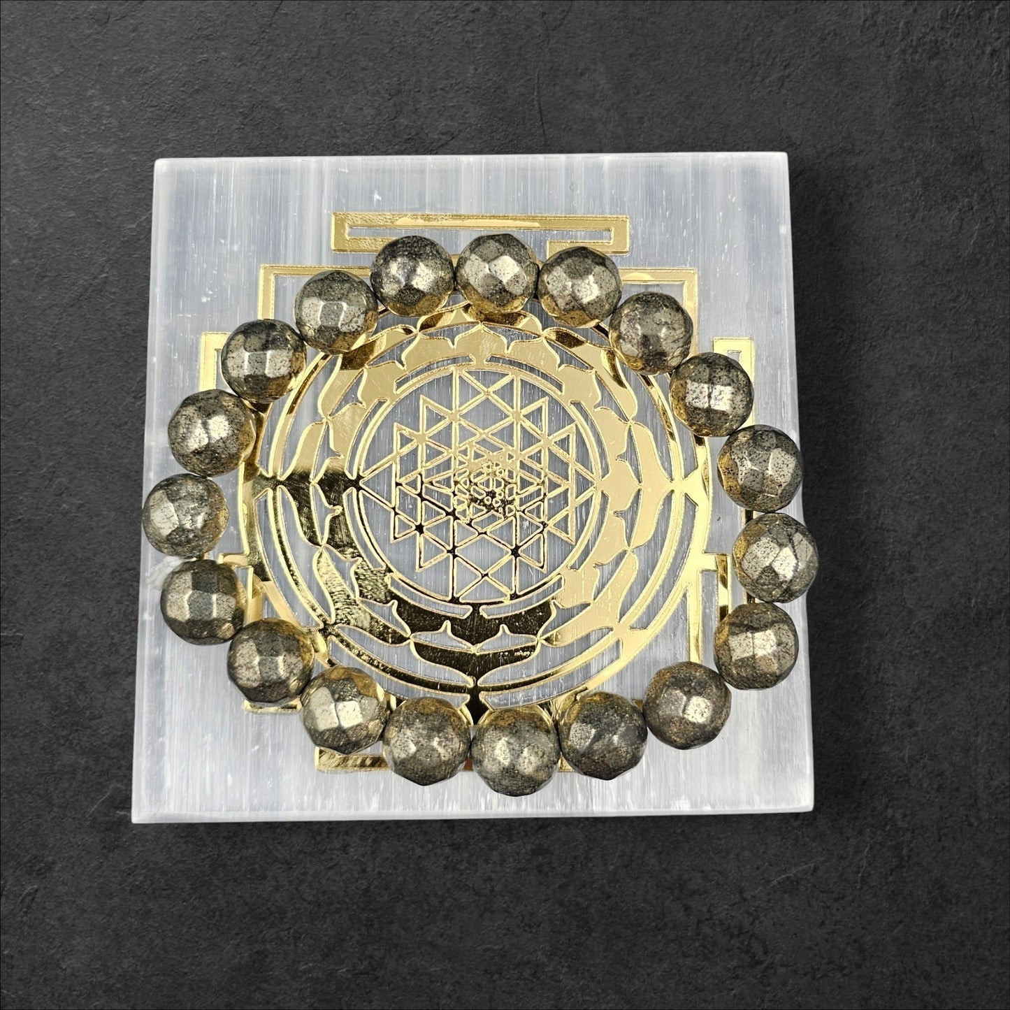 SELENITE PLATES +PYRITE BRACELET 10MM DIAMOND CUT